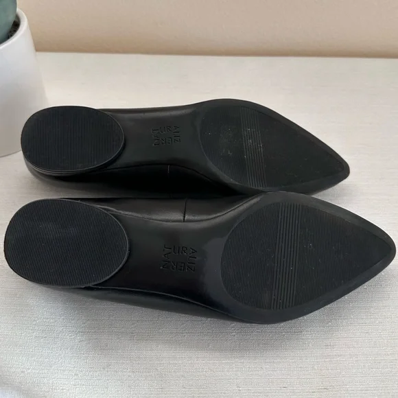 Naturalizer Bobby Black Faux Leather Chain Charm Pointy Flats Women’s 7.5M - Picture 13 of 13